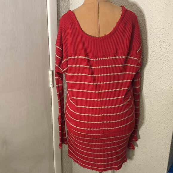 Free People Waffle Knit High Low Oversized S Red/Beige Nautical Cherry Girl Boho - Picture 2 of 12